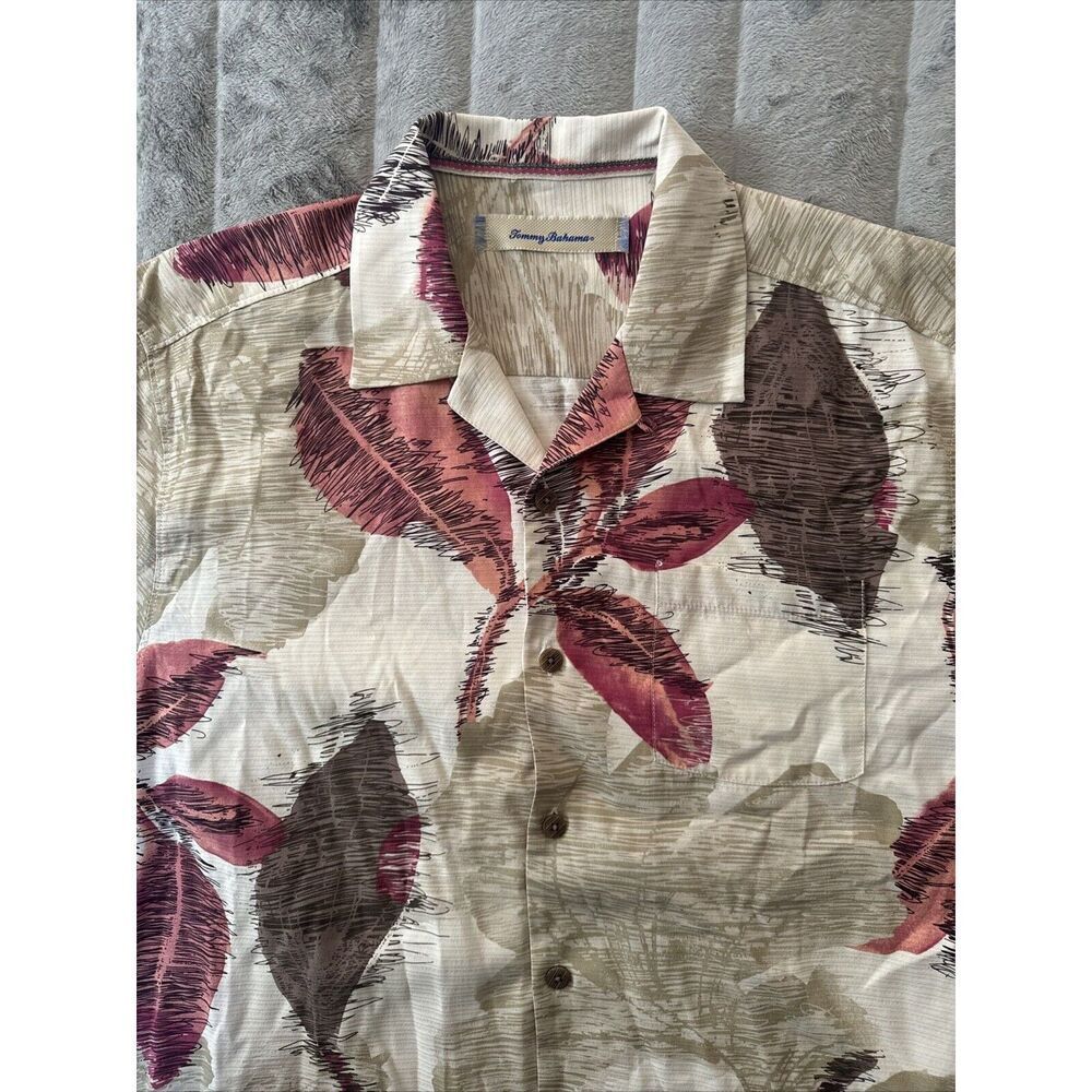 Tommy Bahama Men's M Beige Silk Hawaiian Floral Button-Up Shirt Short Sleeve - Picture 2 of 6